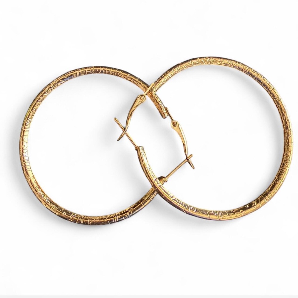 (NEW) Gold Textured Hoop Earrings